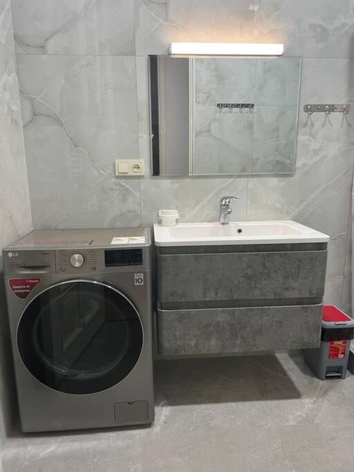 Spacious 2 Bedrooms In The Center Of Yerevan Exterior photo