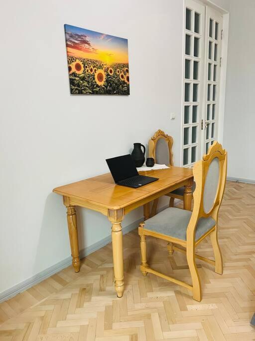 Spacious 2 Bedrooms In The Center Of Yerevan Exterior photo